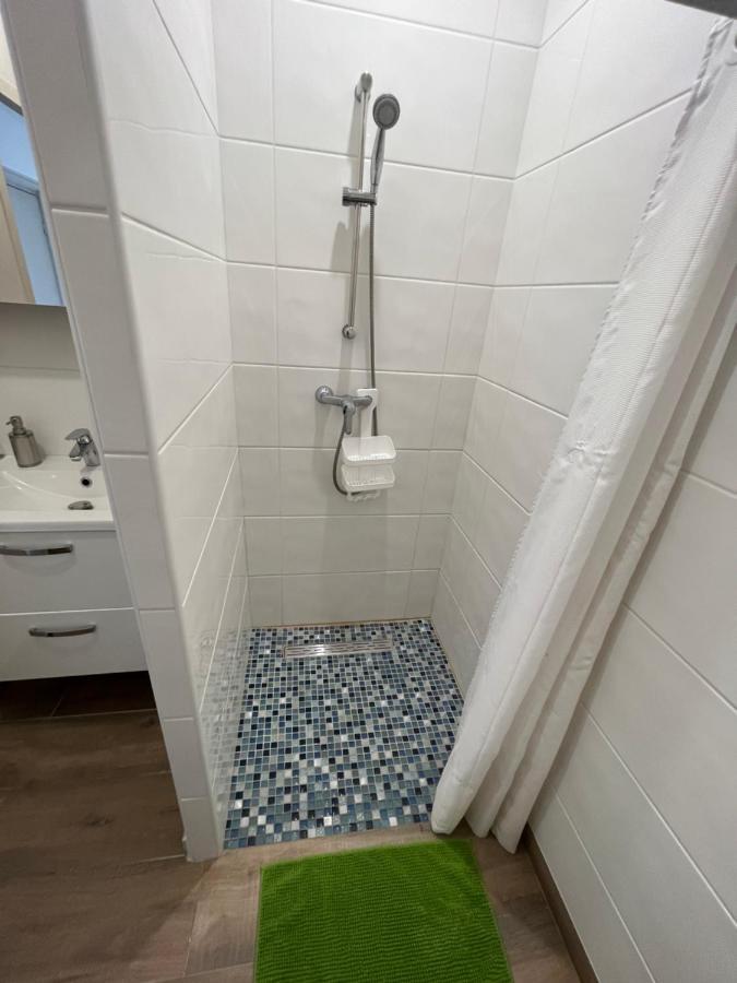 Appartement entièrement rénové à 15min de Lyon Saint-Fons Exterior foto
